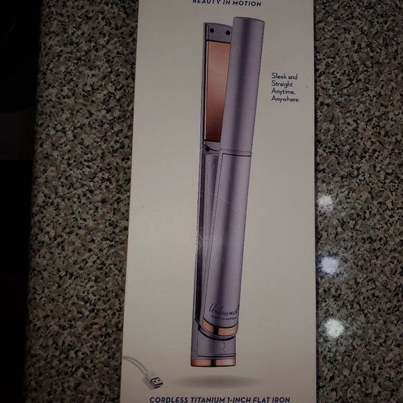 New still in box Cordless flat Iron Unbound Brand - Picture 1 of 10